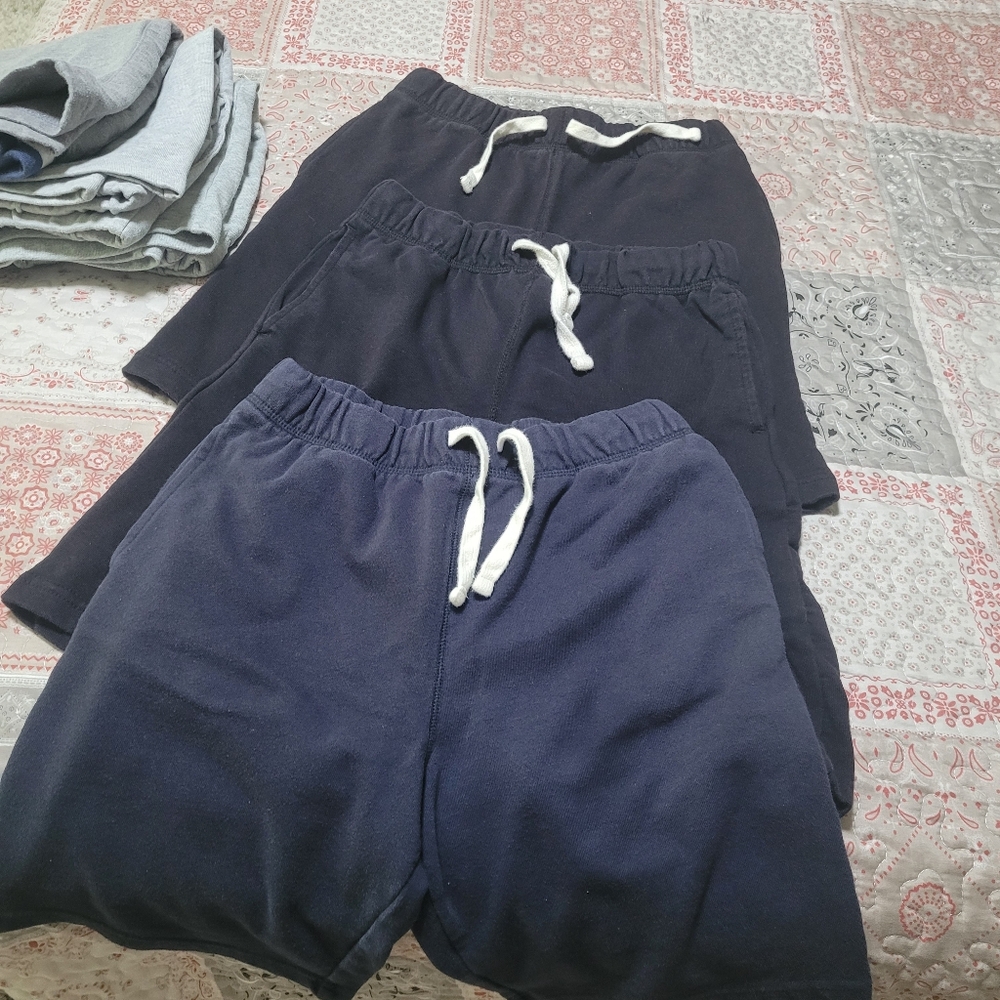 Bundle of shorts big boys 14y $2 each& 4 polo shirts size 14 - Picture 3 of 8
